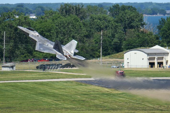 Raptor at Selfridge air show.jpg