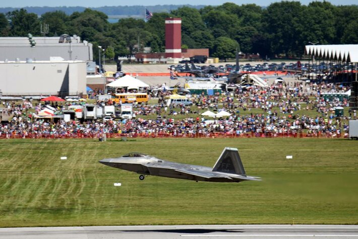 Raptor at Selfridge air show2.jpg