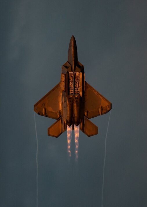 the-f-22-is-flying-everything-else-is-now-a-target-3231x4523-v0-lml6it2oolac1.jpeg